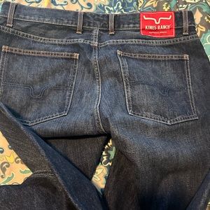 Like new! Kimes Dillion 36 x 32